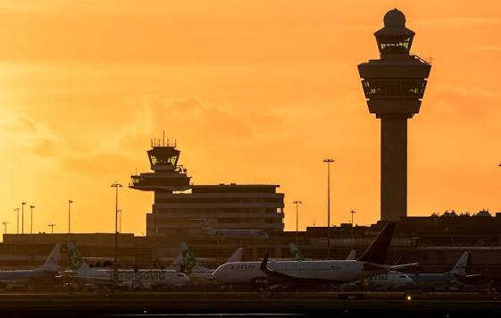 The Unseen Stress of Air Traffic Controllers: Inside the High-Stakes World of Keeping Skies Safe