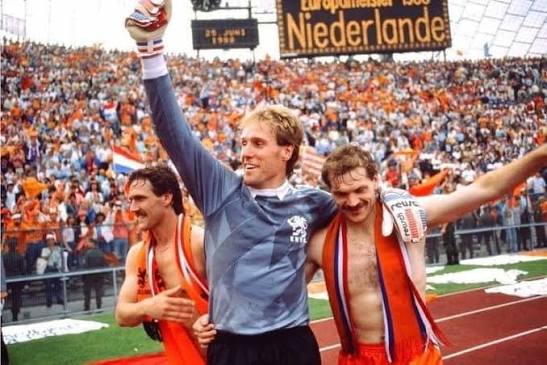 The Dutch Goalkeeper Who Became an Outfield Player: Hans van Breukelen and the Birth of the Sweeper-Keeper